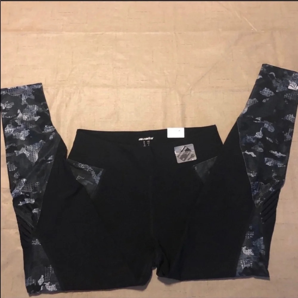 Marika Jordan Evade Active Workout Leggings Size Large NEW